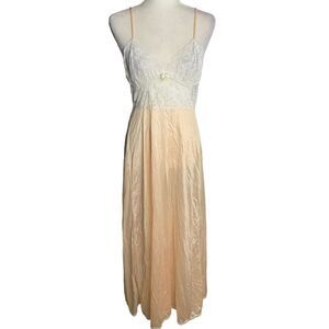 Vintage 80s Chic Pandora Nylon Lingerie Long Nightgown M Peach Lace